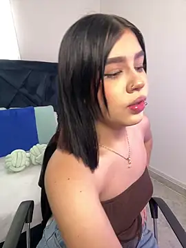 Lily Woodz online show from February 2026 07:08:02 PM