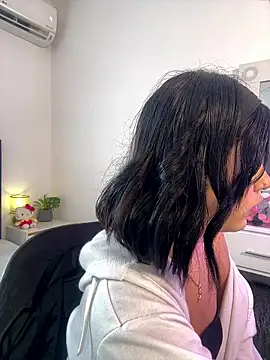 Lily Woodz online show from January 2026 07:09:01 PM