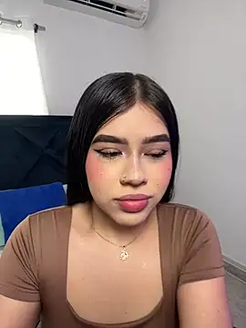 Lily Woodz online show from February 2026 07:05:01 PM