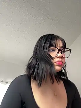 Lily Woodz online show from March 2026 07:09:01 PM