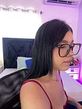 Lily Woodz online show from June 2026 07:13:02 PM