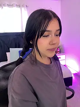 Lily Woodz online show from May 2026 07:13:02 PM