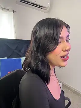 Lily Woodz online show from February 2026 02:38:02 PM