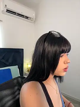 Lily Woodz online show from March 2026 07:07:02 PM