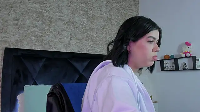 Lily Woodz online show from December 2025 07:15:02 PM