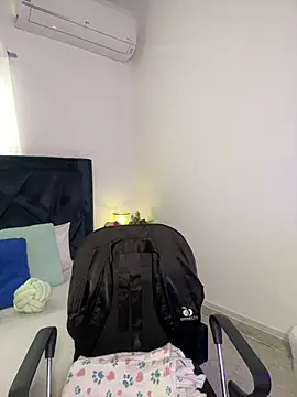 Lily Woodz online show from February 2026 07:04:02 PM