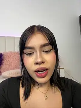 Lily Woodz online show from March 2026 07:05:02 PM