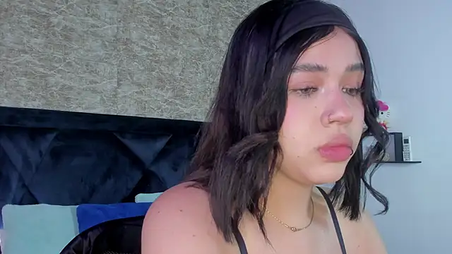 Lily Woodz online show from November 2025 07:17:02 PM