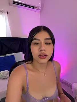 Lily Woodz online show from April 2026 08:06:01 PM