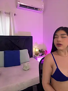 Lily Woodz online show from May 2026 07:13:01 PM