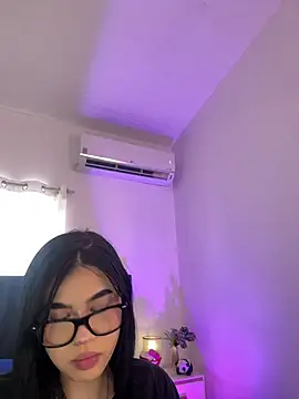 Lily Woodz online show from July 2026 07:14:02 PM