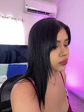 Lily Woodz online show from May 2026 07:17:01 PM
