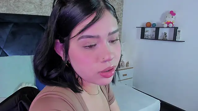 Lily Woodz online show from November 2025 07:14:02 PM