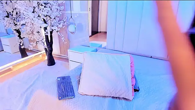 salomebenz online show from April 2026 09:29:01 PM