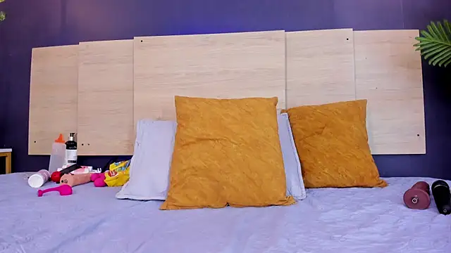 celeste smmith  online show from December 2025 12:18:02 PM