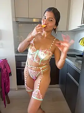 AlejandritaMilano online show from January 2026 09:51:01 PM