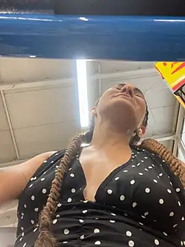 AlejandritaMilano online show from March 2026 10:27:01 PM