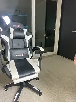 AlejandritaMilano online show from April 2026 11:42:01 PM