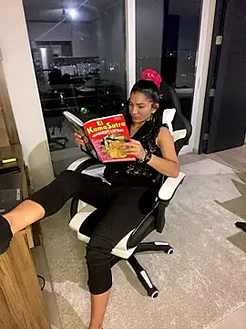 AlejandritaMilano online show from January 2026 01:01:01 AM