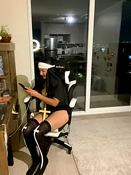 AlejandritaMilano online show from November 2025 12:28:02 AM