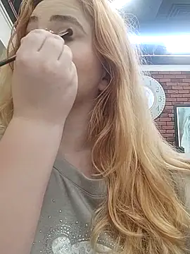 AliceWest  online show from April 2026 04:02:02 PM