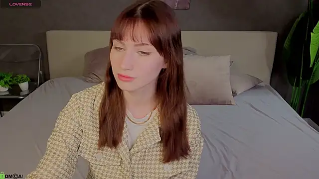 Snapshot of Mollly_Rouge chatting on November 2025 12:26:02 AM Mollly Rouge online show from November 2025 12:26:02 AM