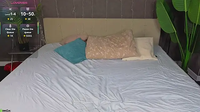 Mollly Rouge online show from April 2026 12:18:02 AM