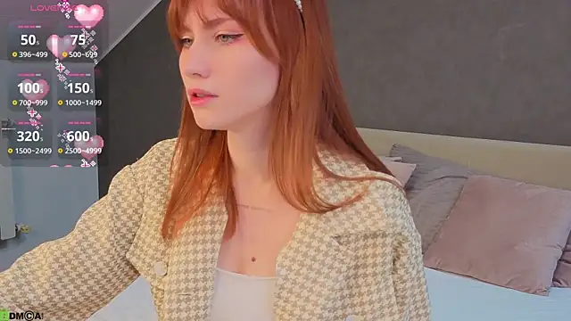 Snapshot of Mollly_Rouge chatting on September 2025 12:28:01 AM Mollly Rouge online show from September 2025 12:28:01 AM