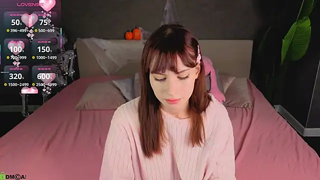 Snapshot of Mollly_Rouge chatting on October 2025 11:27:02 PM Mollly Rouge online show from October 2025 11:27:02 PM