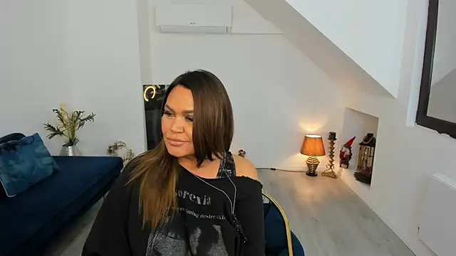 Aileen Stone online show from November 2025 05:12:01 PM