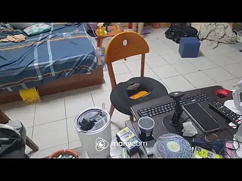 Snapshot of bb770504 chatting on October 2025 07:31:02 AM bb770504 online show from October 2025 07:31:02 AM