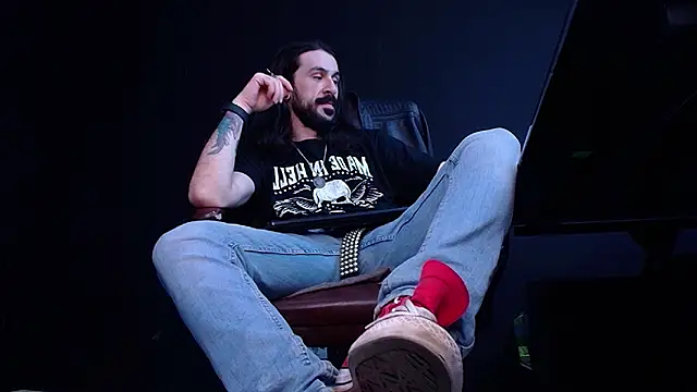 AxelColton online show from November 2025 11:04:02 AM