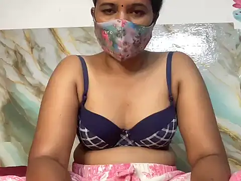 Tamil Sanjana  online show from October 2025 01:19:02 PM