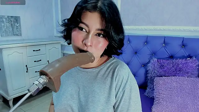 Snapshot of Lily_Martinez chatting on October 2025 02:37:02 AM Lily Martinez online show from October 2025 02:37:02 AM