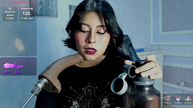 Snapshot of Lily_Martinez chatting on October 2025 03:51:01 AM Lily Martinez online show from October 2025 03:51:01 AM