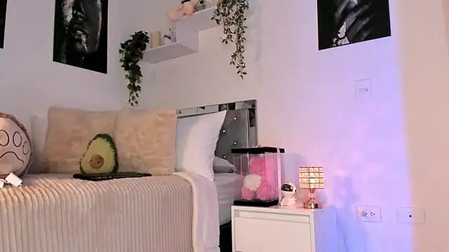 Alissonroses online show from October 2025 11:08:01 PM