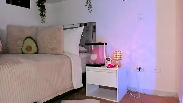 Alissonroses online show from September 2025 07:54:02 PM