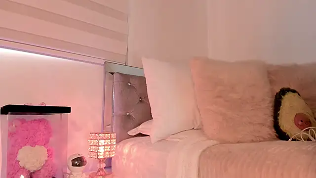 Alissonroses online show from March 2026 07:42:01 PM