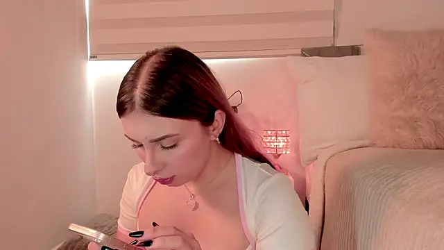 Alissonroses online show from June 2026 08:36:01 PM