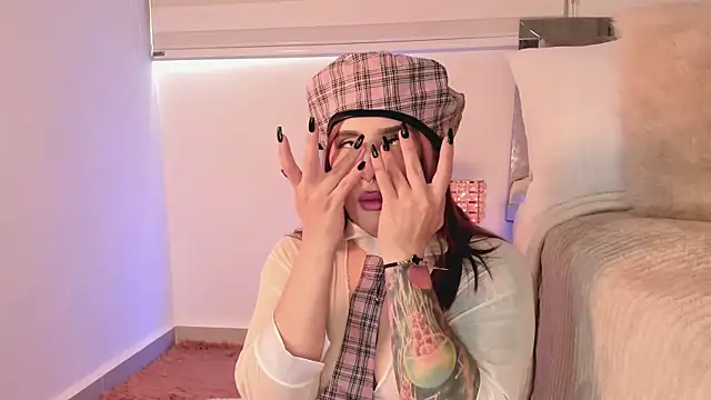 Alissonroses online show from November 2025 07:58:01 PM