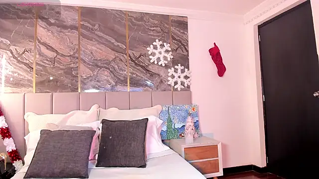 Sienna Blake  online show from December 2025 07:35:01 PM