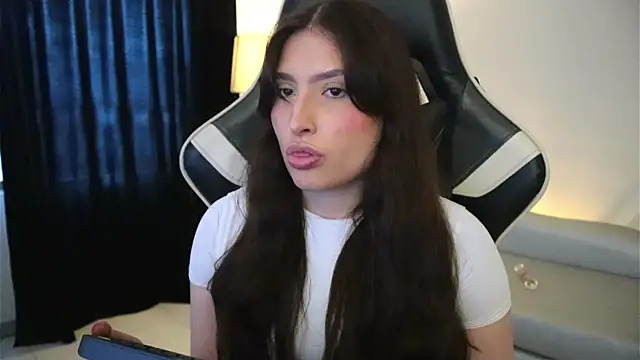 Daisha Riley online show from April 2026 12:53:01 PM