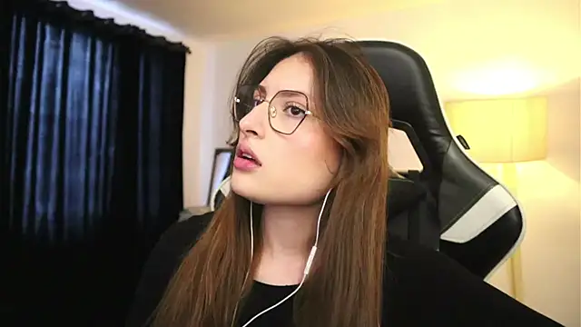 Daisha Riley online show from November 2025 03:27:02 PM