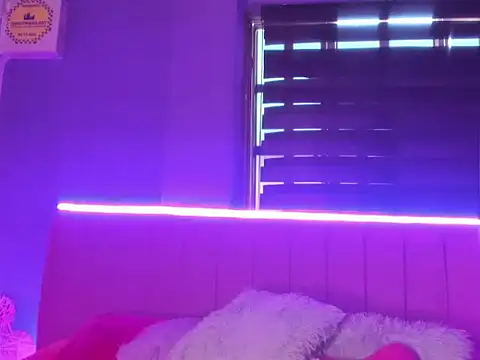 Snapshot of CintiaWalker chatting on December 2025 12:53:01 PM CintiaWalker online show from December 2025 12:53:01 PM