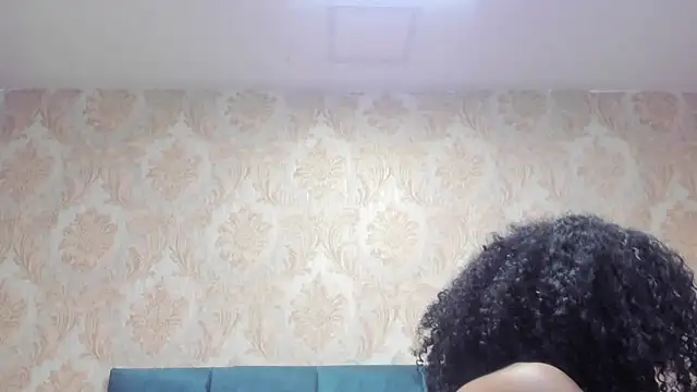 CintiaWalker online show from October 2025 12:18:02 PM