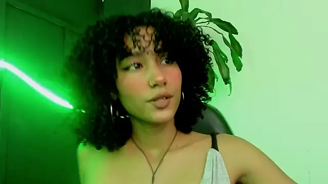 Snapshot of CintiaWalker chatting on April 2026 12:56:01 PM CintiaWalker online show from April 2026 12:56:01 PM