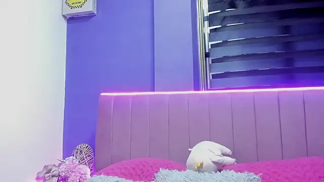 Snapshot of CintiaWalker chatting on March 2026 12:55:01 PM CintiaWalker online show from March 2026 12:55:01 PM