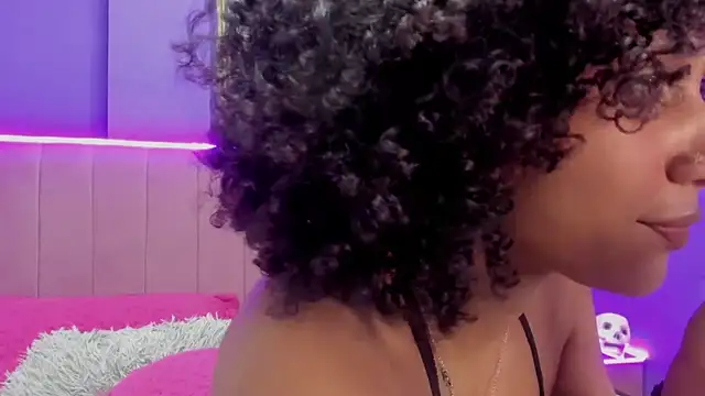 Snapshot of CintiaWalker chatting on February 2026 12:44:02 PM CintiaWalker online show from February 2026 12:44:02 PM