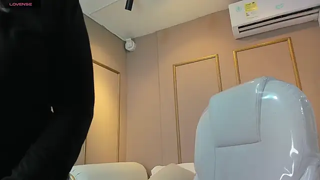 PerlaPreciosa online show from October 2025 04:02:02 AM