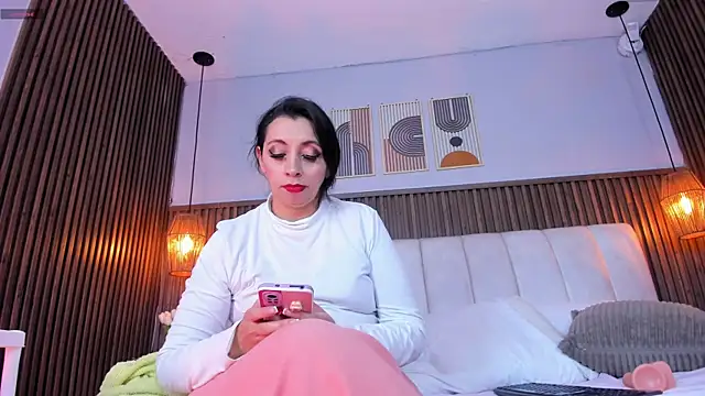 Snapshot of PerlaPreciosa chatting on June 2026 04:01:02 AM PerlaPreciosa online show from June 2026 04:01:02 AM